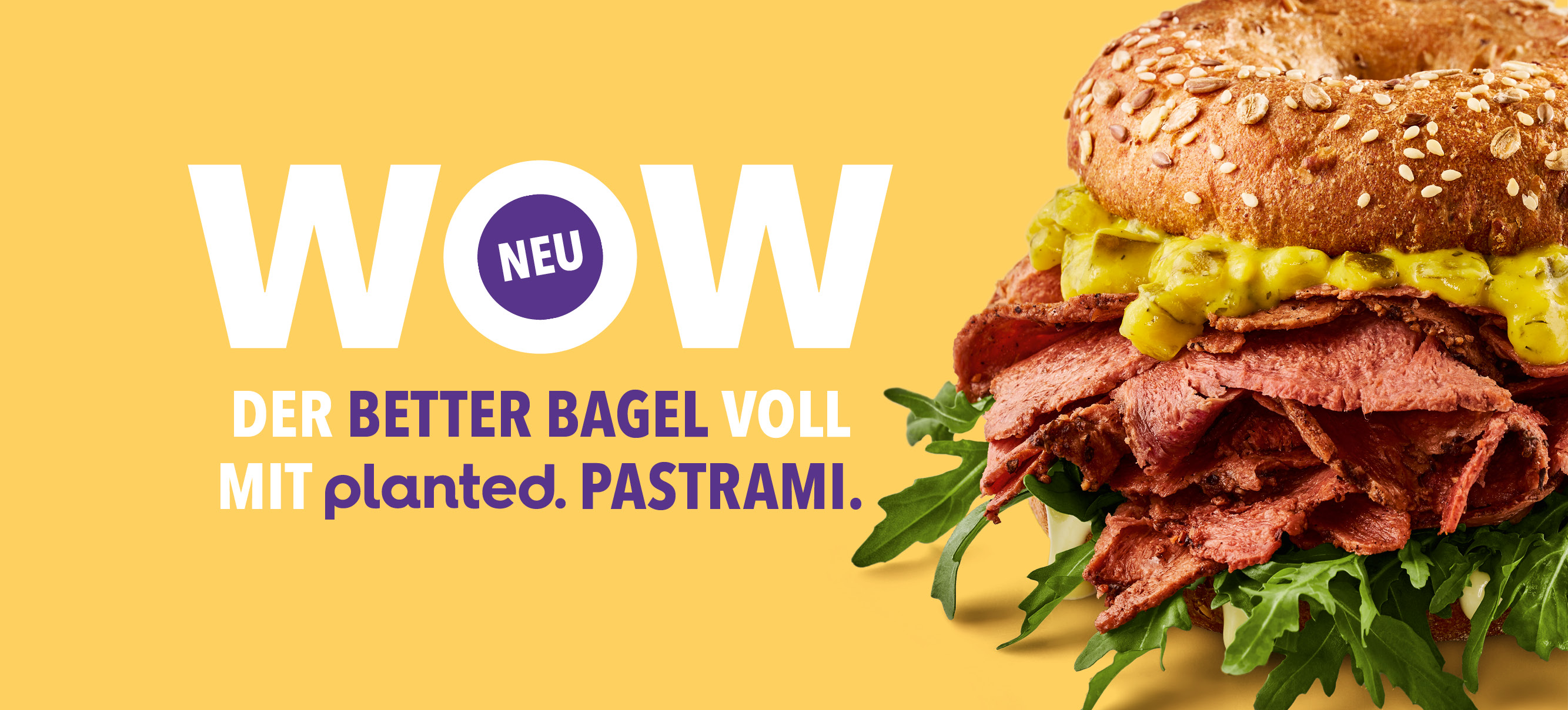 Better Bagel mit planted. Pastrami, körnigem Brötchen, Rucola und Senfcreme – jetzt neu bei Hans im Glück.