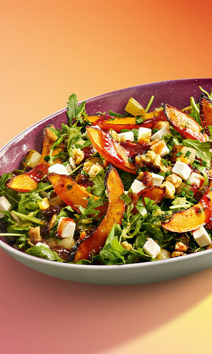 Herbstgarten – Rucola Salat mit Kürbisspalten und Ziegenkäse
